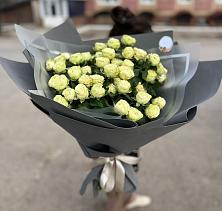 Букет Белые кустовые розы Солинеро в Ишиме